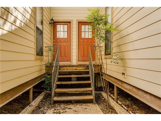 Building Photo - 5107 Leralynn St