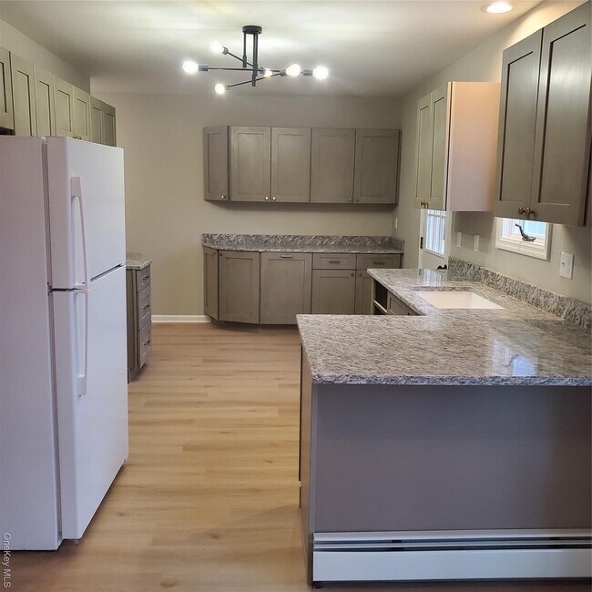 Foto del edificio - 71 E Searsville Rd