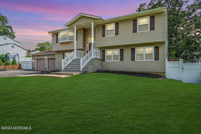 Building Photo - 107 Lonny Ct