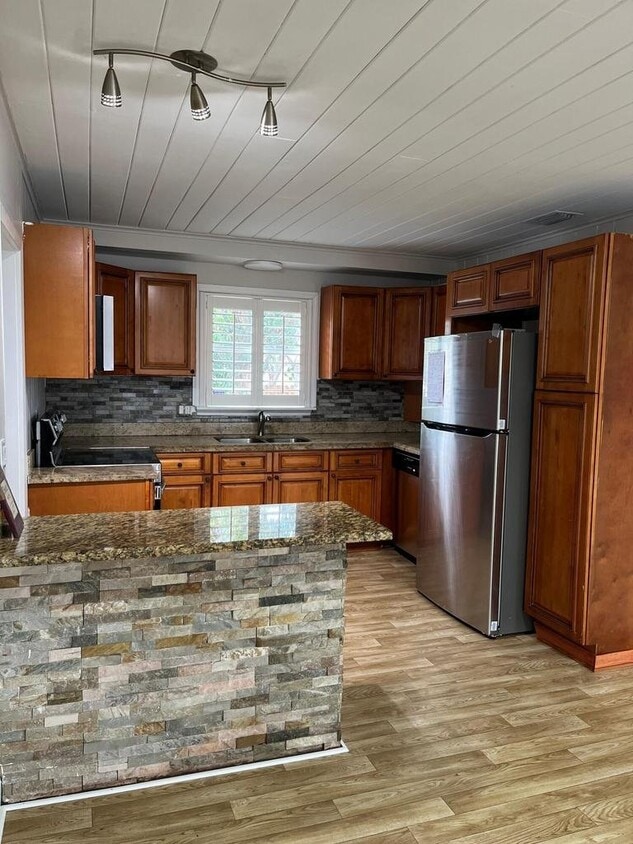 Photo - 511 W Palm St (Lantana, FL)