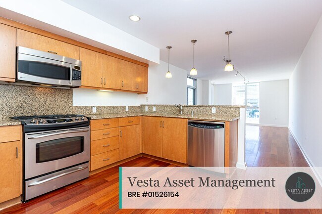 Foto del edificio - Vibrant Uptown Living in a Modern One-Bedroom with private deck!