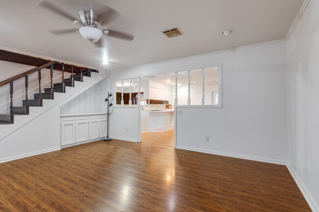 Foto del edificio - 113 Aberdeen Dr