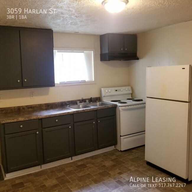 Building Photo - South Indy 3BR House w/Garage!