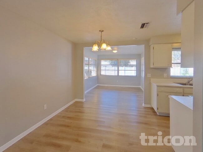 Building Photo - 2034 Brampton Rd