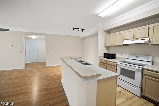 Building Photo - 11510 Villa Grand