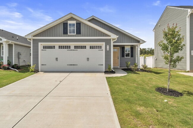 Building Photo - "Spacious 3-Bedroom Single Family Home wit...