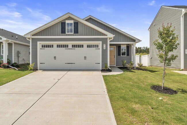 Foto del edificio - "Spacious 3-Bedroom Single Family Home wit...