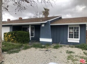 Building Photo - 601 E Ave J5