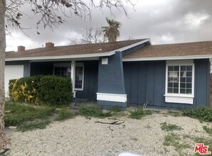 Building Photo - 601 E Ave J5