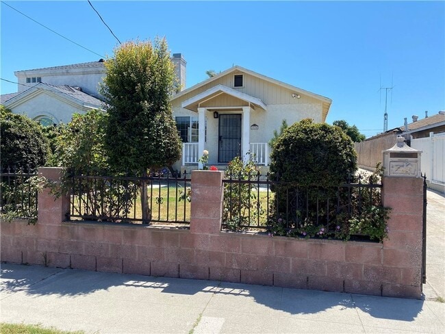 Building Photo - 1624 W 220th St