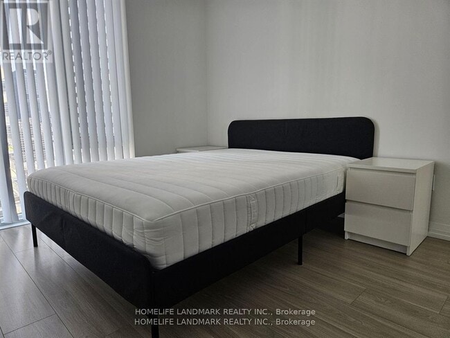 Building Photo - 8 Widmer St