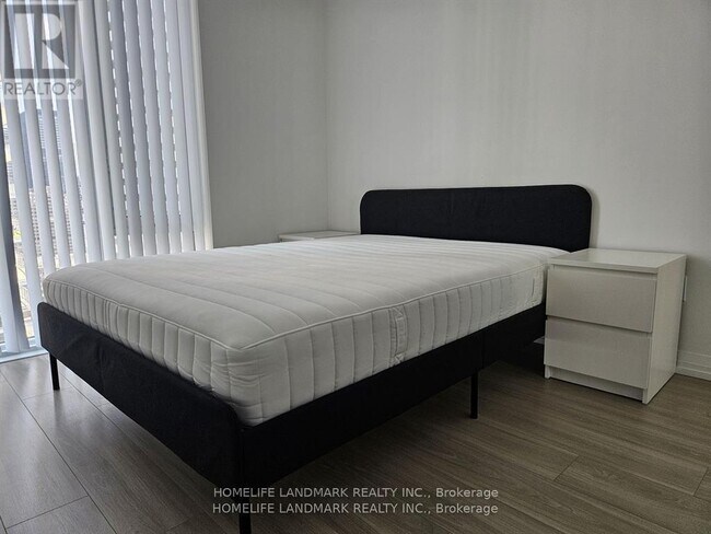 Photo du bâtiment - 8 Widmer St