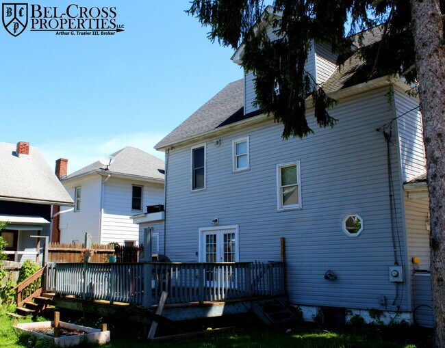 Building Photo - 4 bed/2 bath house in Greenmont - Availabl...