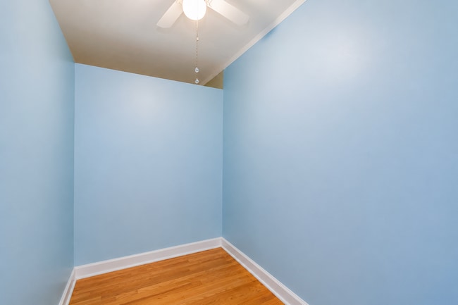 Foto del edificio - 2328 N Lincoln Park W