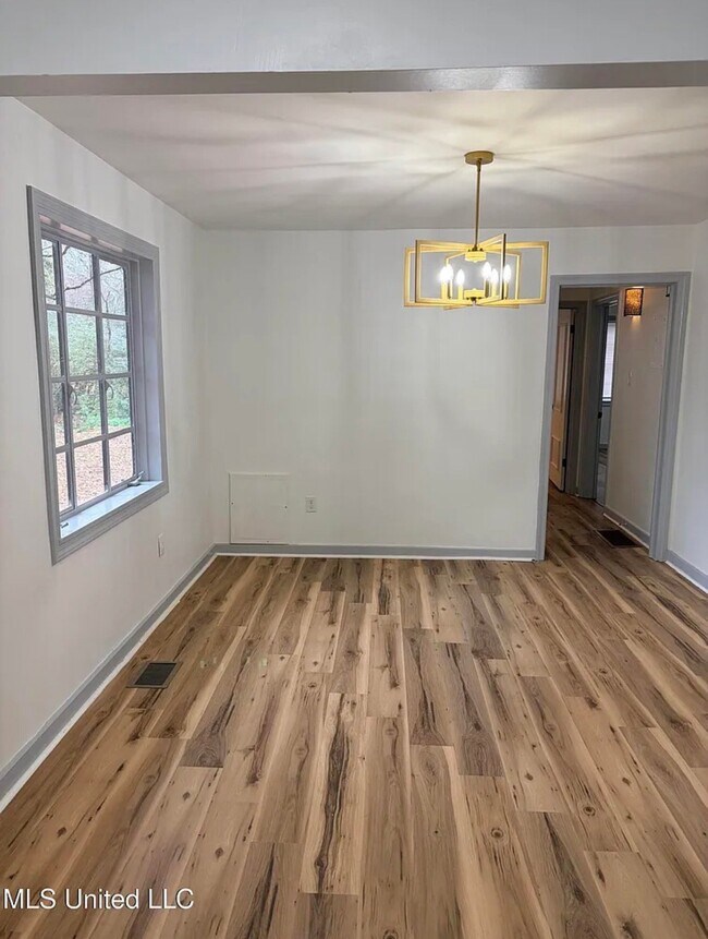 Foto del edificio - 4352 Ridgewood Cir