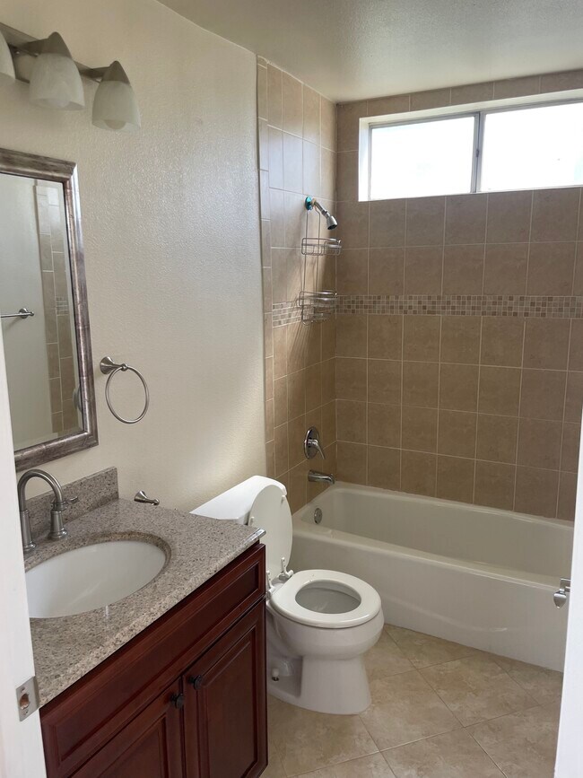 Foto del edificio - 11252 Peach Grove St