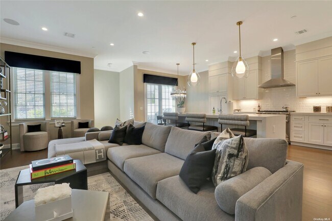 Building Photo - 104 Mill Creek S