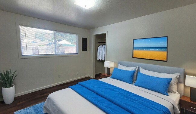 Foto del edificio - 301 E First Ave