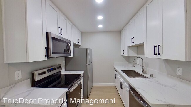 Building Photo - 1 br, 1 bath House - 1010 W MacArthur Blvd...