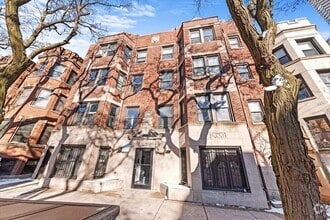 Building Photo - 3727 N Pine Grove Ave