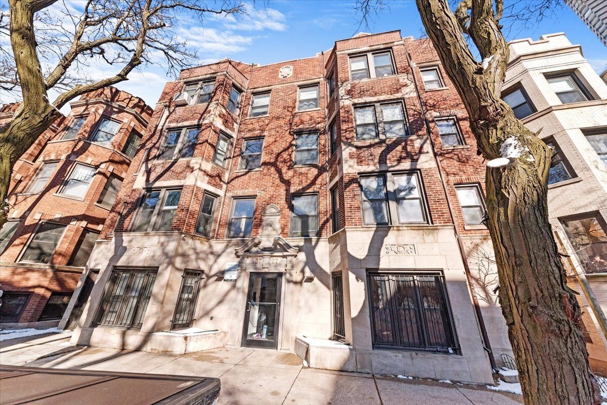 Foto principal - 3727 N Pine Grove Ave