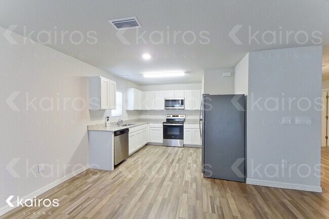 Building Photo - 1247 Huntington St