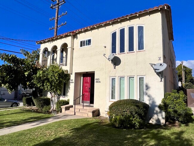 Building Photo - 1013 1/2 Irving Ave