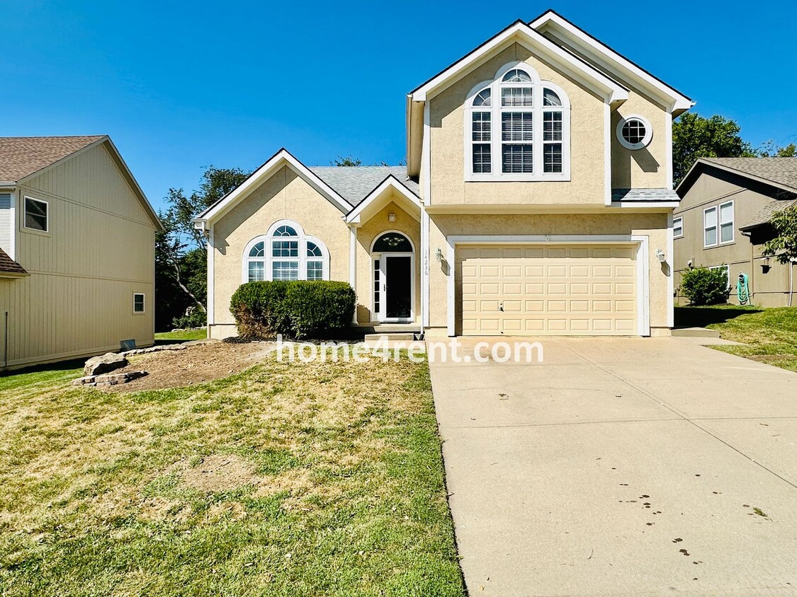 Primary Photo - BRAND NEW CARPET/PAINT! Beautiful Home in ...