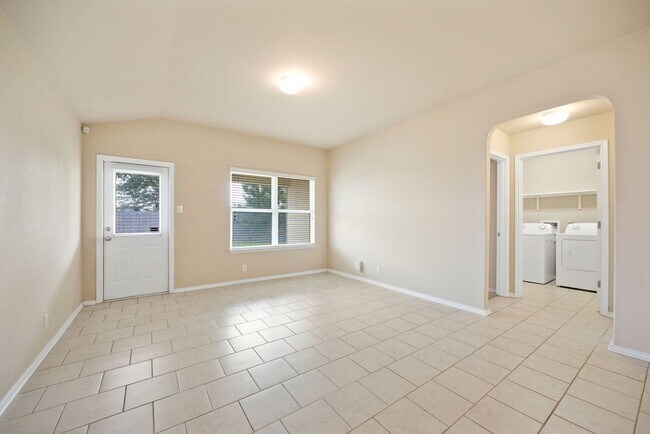 Foto del edificio - 8614 Shooter Cv