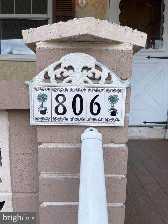 Primary Photo - 806 W Airy St