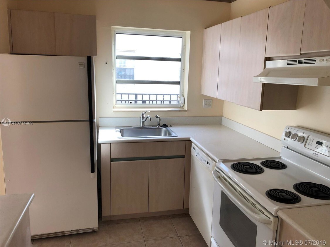 Primary Photo - 7500 NW 30th Pl