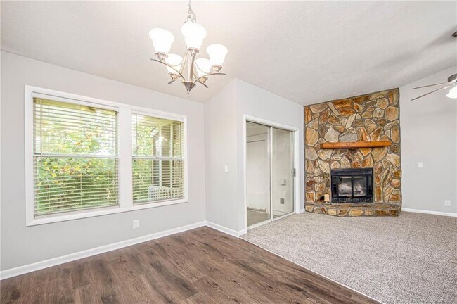 Foto del edificio - 6760 Willowbrook Dr