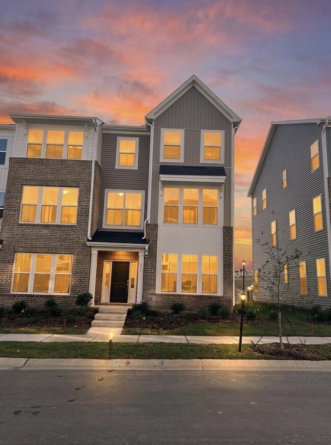 Building Photo - 375 Chesapeake Cmns St