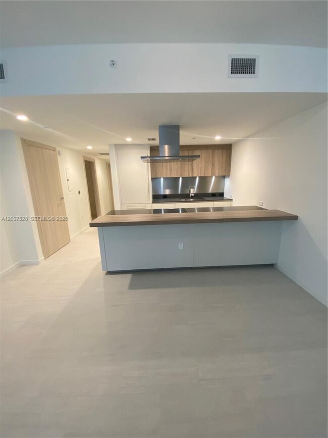 Building Photo - 1000 Brickell Plaza