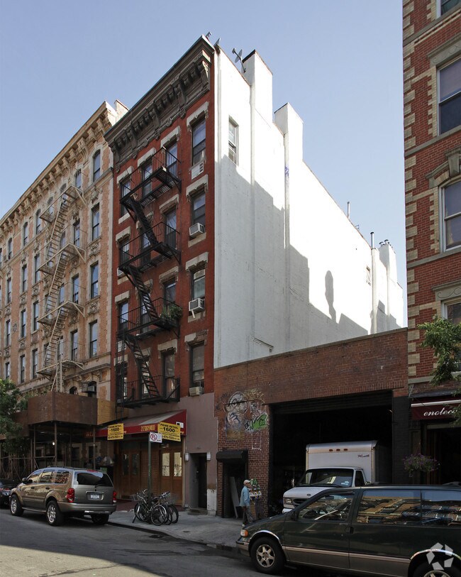 Foto del edificio - 186 E 2nd St