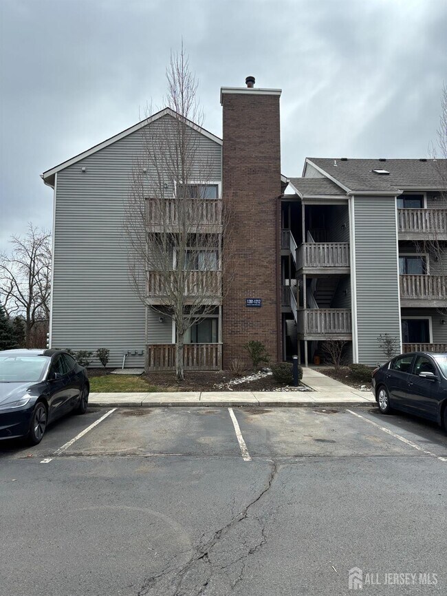 Foto del edificio - 1700 Ravens Crest Dr