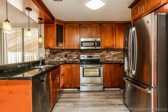 Building Photo - 848 NW 98th Ave