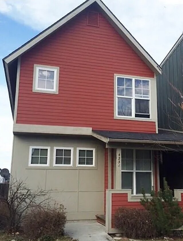 Primary Photo - Open Floorplan Townhouse