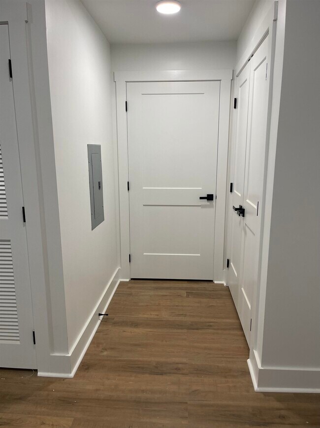 Building Photo - 1162 Peabody Ave