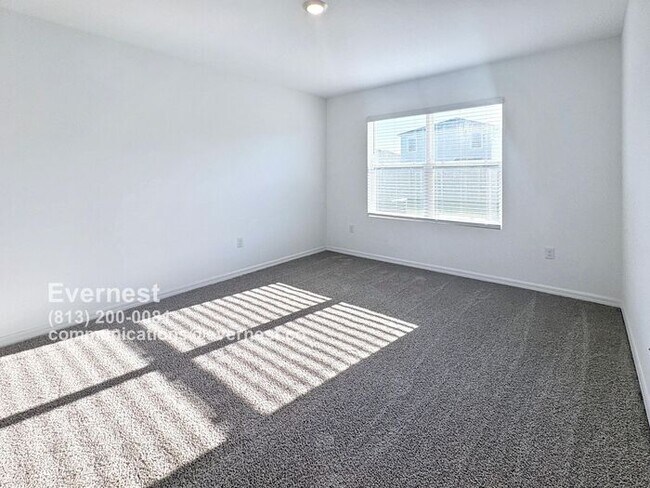 Building Photo - Beautiful 4-Bedroom Home with Modern Comfo...