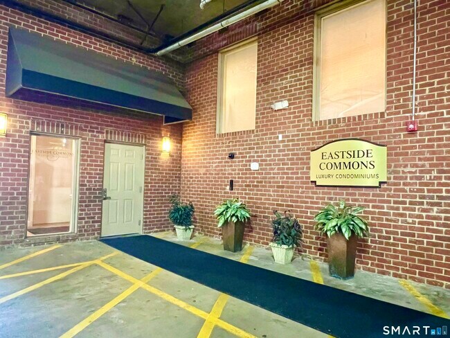 Foto del edificio - 850 E Main St