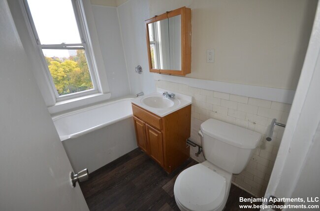 Building Photo - 1175 Boylston St