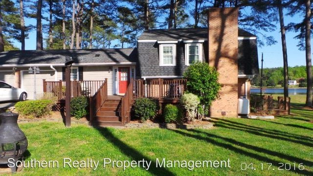 Building Photo - 1213 Clearwater Dr