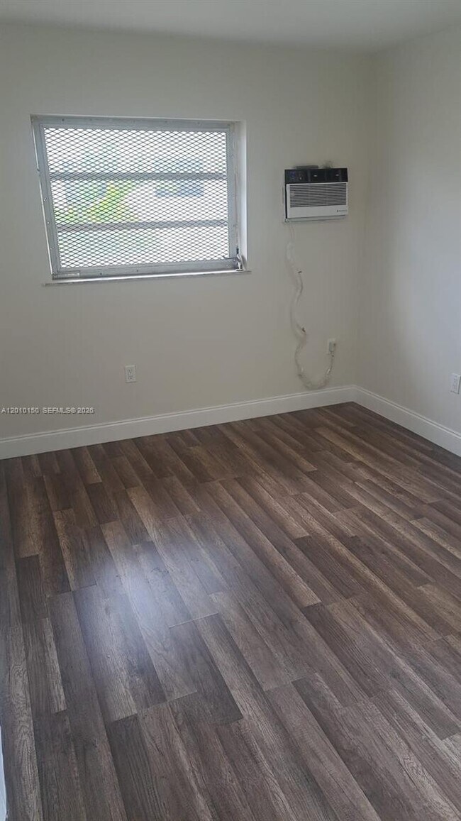 Foto del edificio - 2457 NW 35th St