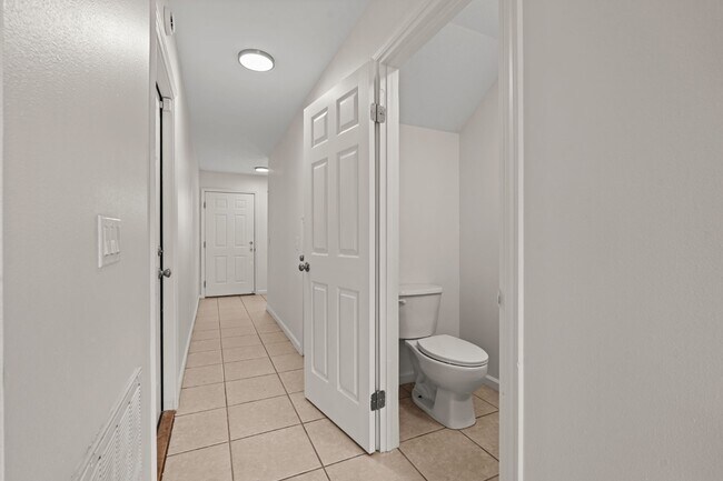 Foto del edificio - 5115 E 11th St