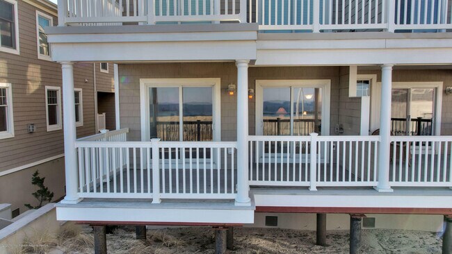 Building Photo - 209 Beach Front