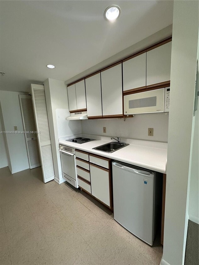 Foto del edificio - 5779 SW 72nd Ave