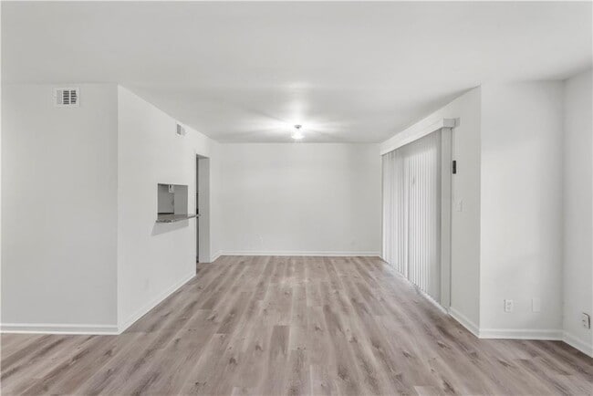 Foto del edificio - 4705 Mariners Dr