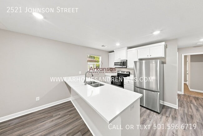 Building Photo - 2521 Johnson St
