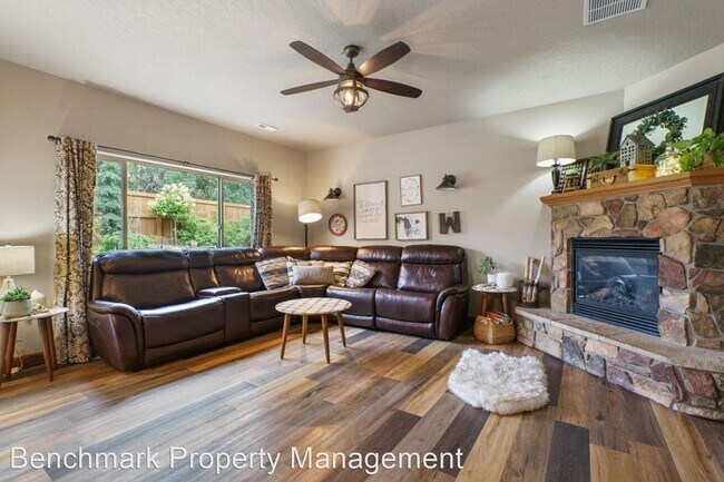Building Photo - 5 br, 2.5 bath House - 3340 N. Belmont Road